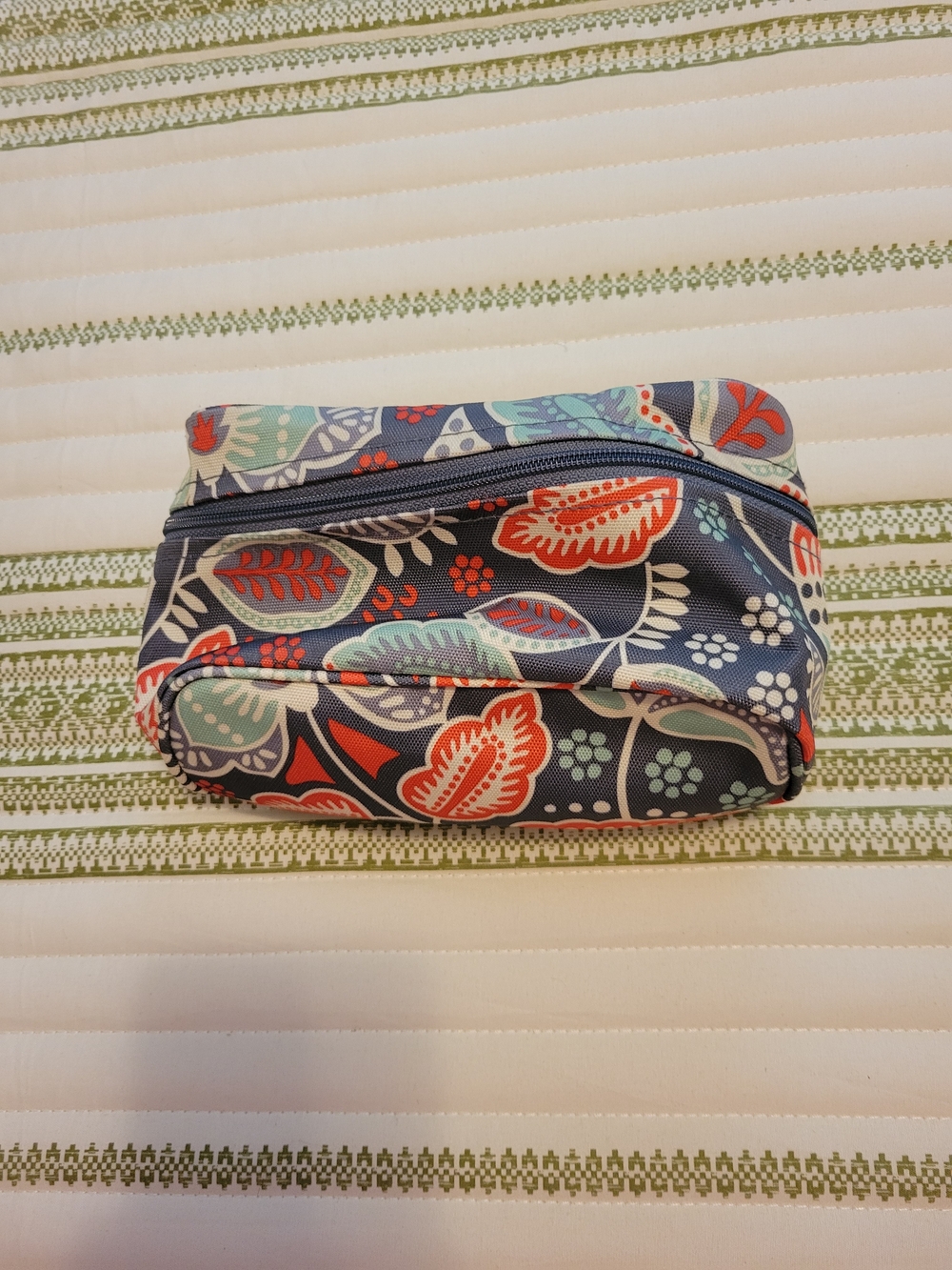 Vera Bradley Nomadic Floral Travel Set - Picture 7 of 11